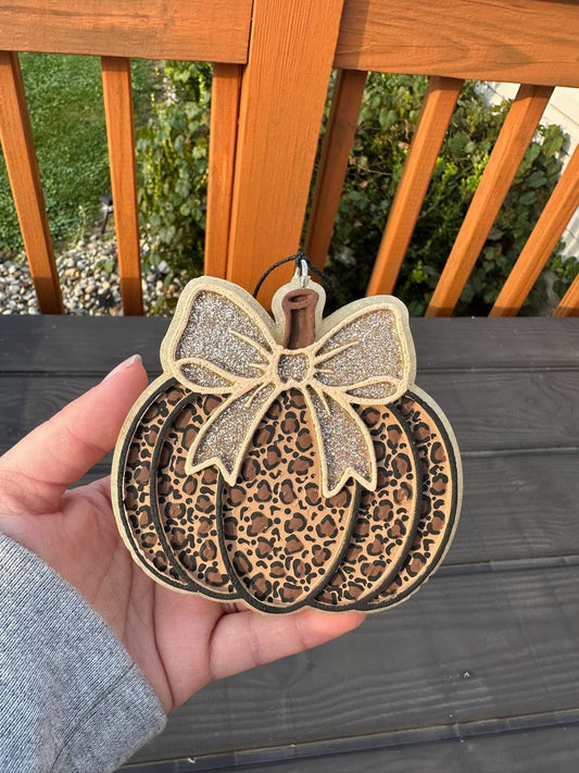 Plain Pumpkin with bow