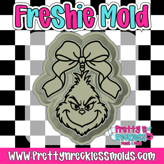 GRINCH WITH BOW LOCKET